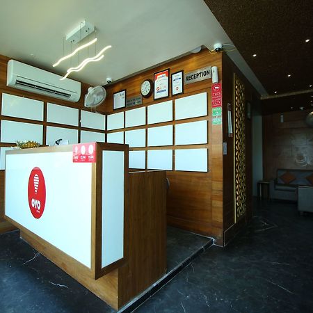Oyo 8992 Hotel Kyra Ahmedabad Exteriör bild