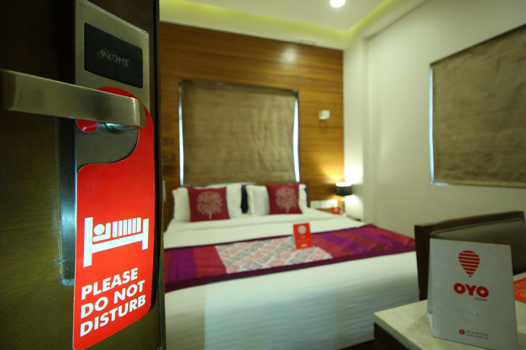 Oyo 8992 Hotel Kyra Ahmedabad Exteriör bild