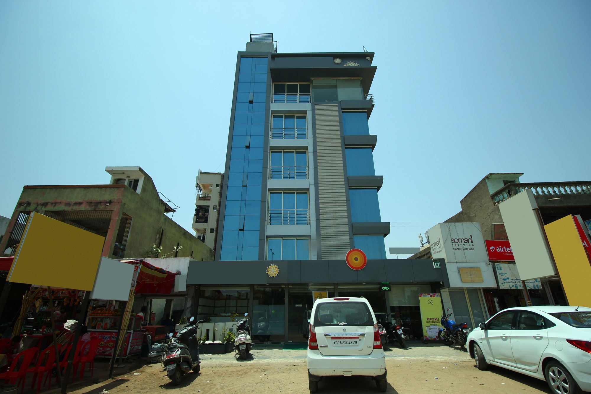 Oyo 8992 Hotel Kyra Ahmedabad Exteriör bild
