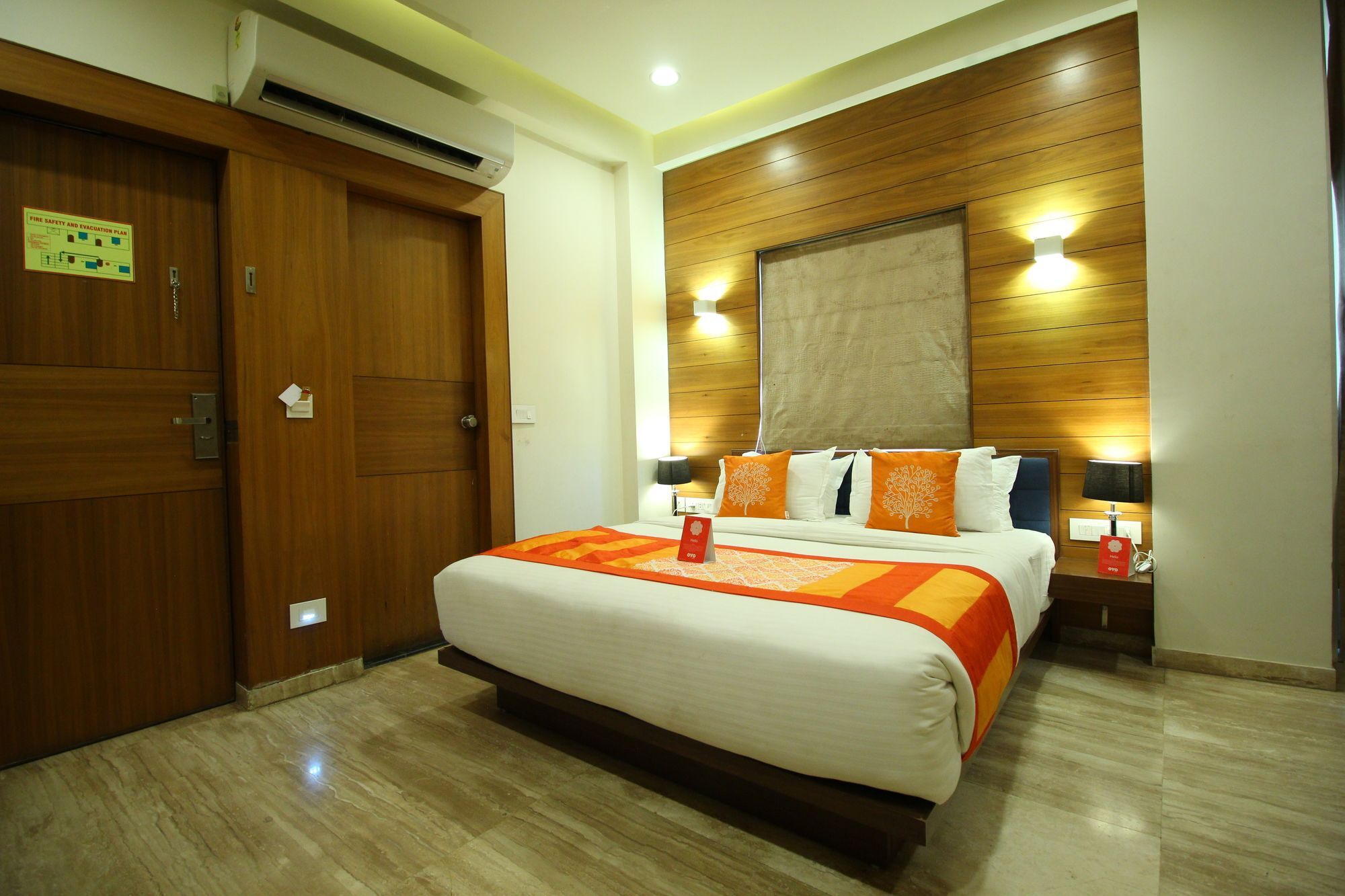 Oyo 8992 Hotel Kyra Ahmedabad Exteriör bild